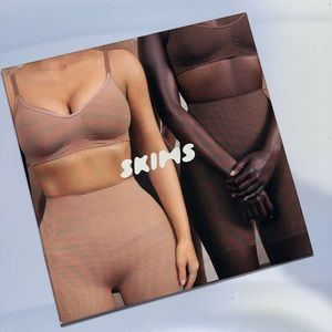 SKIMS Core control shorts in clay - size L/XL